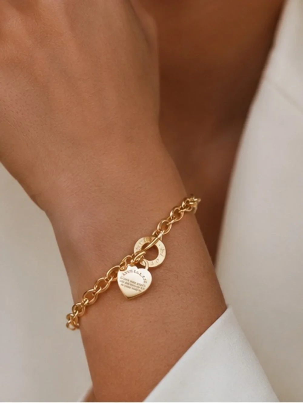Faithful Heart Toggle Bracelet in 18K Gold